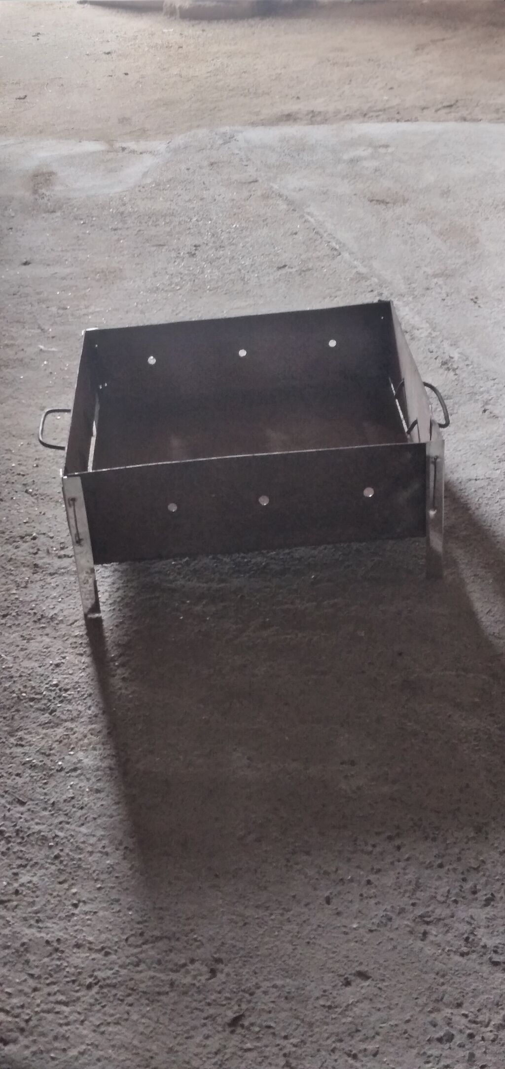 Daşına bilən metal manqal - Material: qalın polad təbəqədən — Mallar, Digah