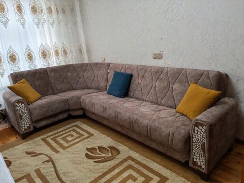 *ZB* *DİVAN* QİYMƏT *400 AZN* acilir bazaldir sağlam vəziyyətdedir — Bakı