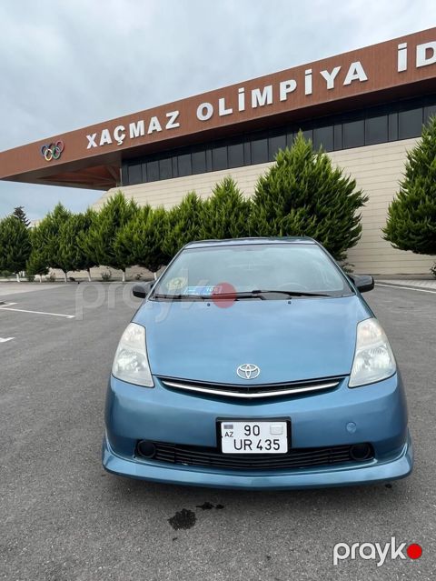 Toyota Prius (ikinci nəsil) hibrid hetçbek Xüsusiyyətlər və təchizat