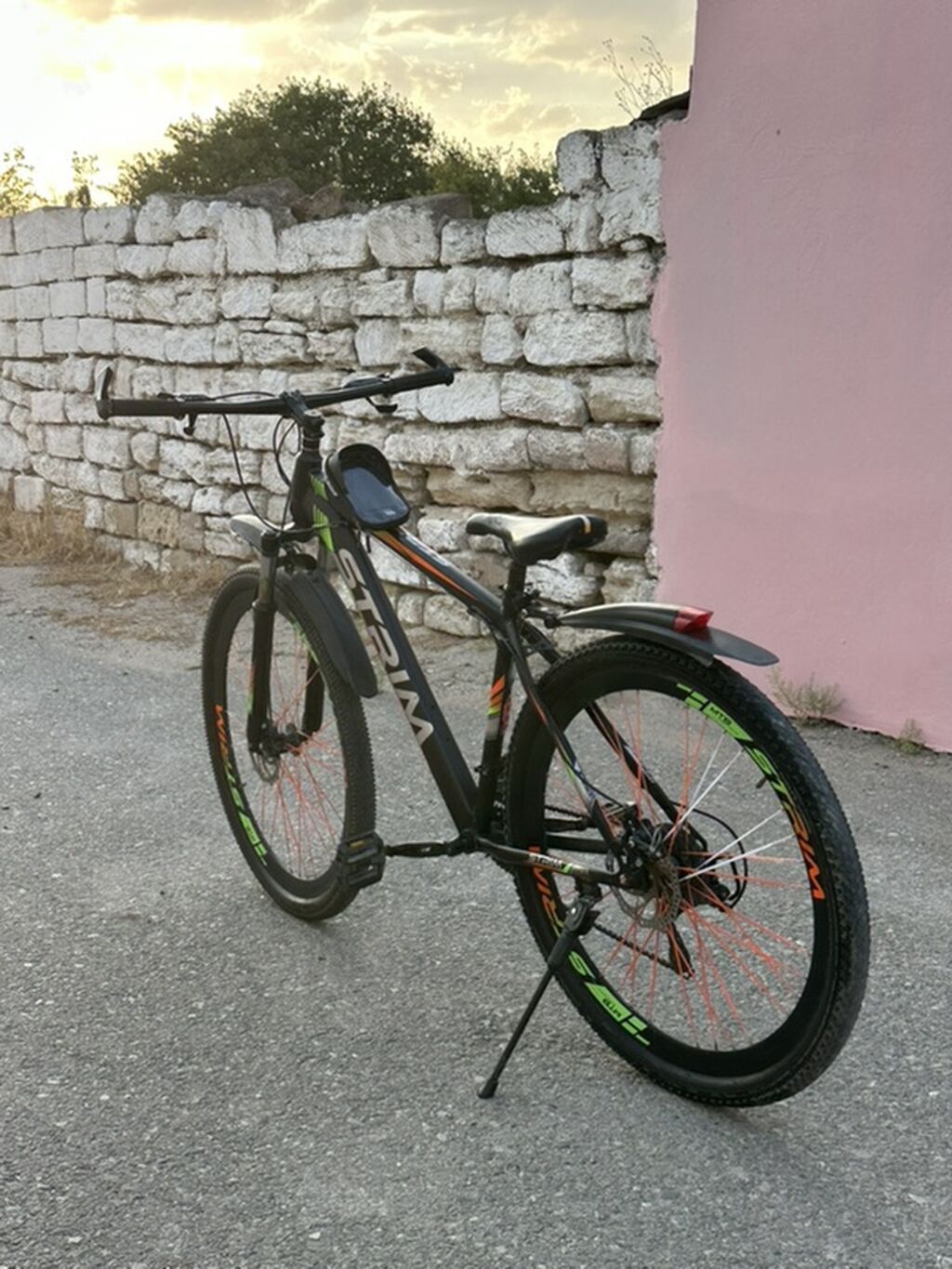 Salam hec bir pırablemi yoxdu üstünde led işıqları var sunkası led — Dağ velosipedləri, Digah (8)