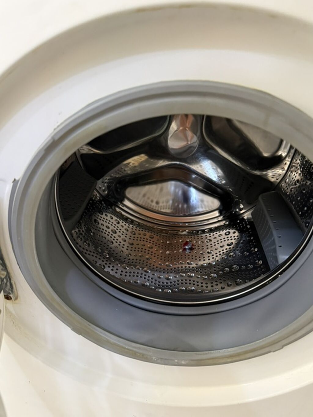 Bosch Paltaryuyan maşın, ön yükləməli, ağ rəng. - Yükləmə həcmi: 7 kq — Paltaryuyan maşınlar, Bakı (3)