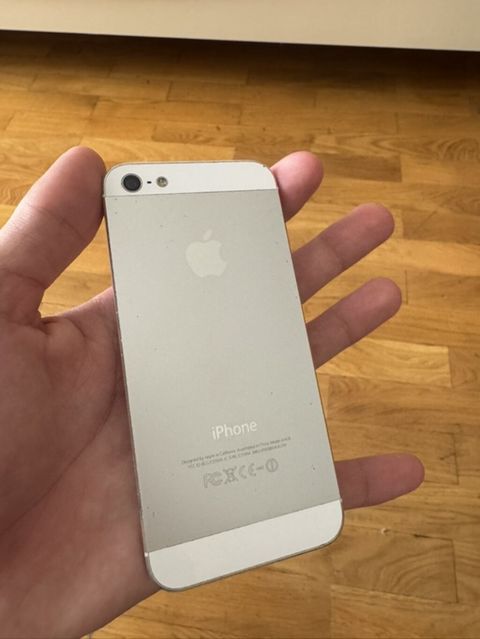IPhone 5, Gümüşü — Bakı