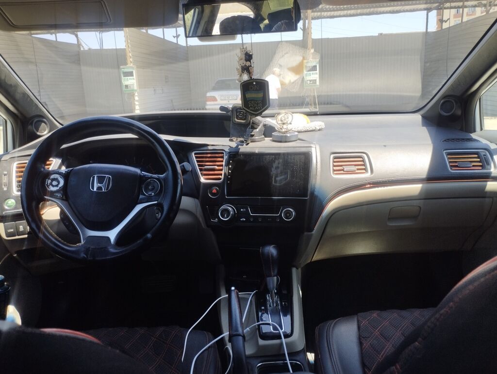 Honda Civic: 1.6 l 2013 il Sedan — Avto, Mehdiabad (10)