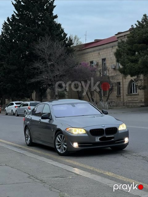 BMW 528, 2.0 L, 2013 il, 275 000 km