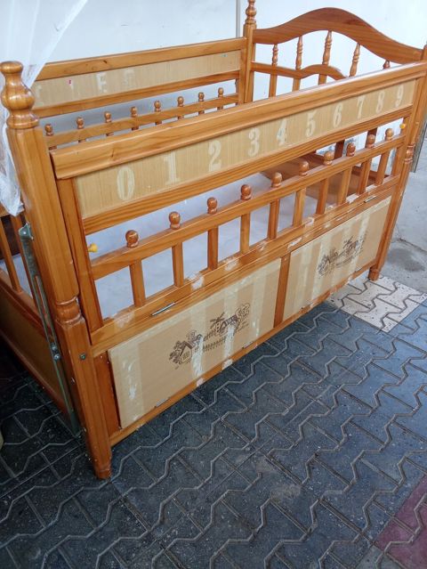 Taxta beşik/uşaq çarpayısı - Material: tam ağac (laklı səth), isti — Digah