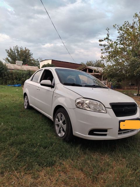 Chevrolet Aveo: 1.4 l 2010 il 263000 km Sedan — Digah