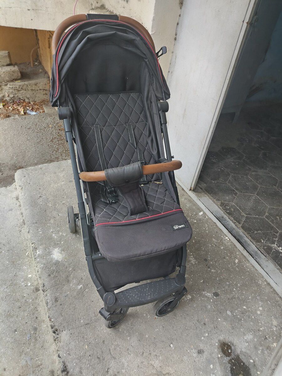 Uşaq arabası — Mallar, Sumqayıt (2)
