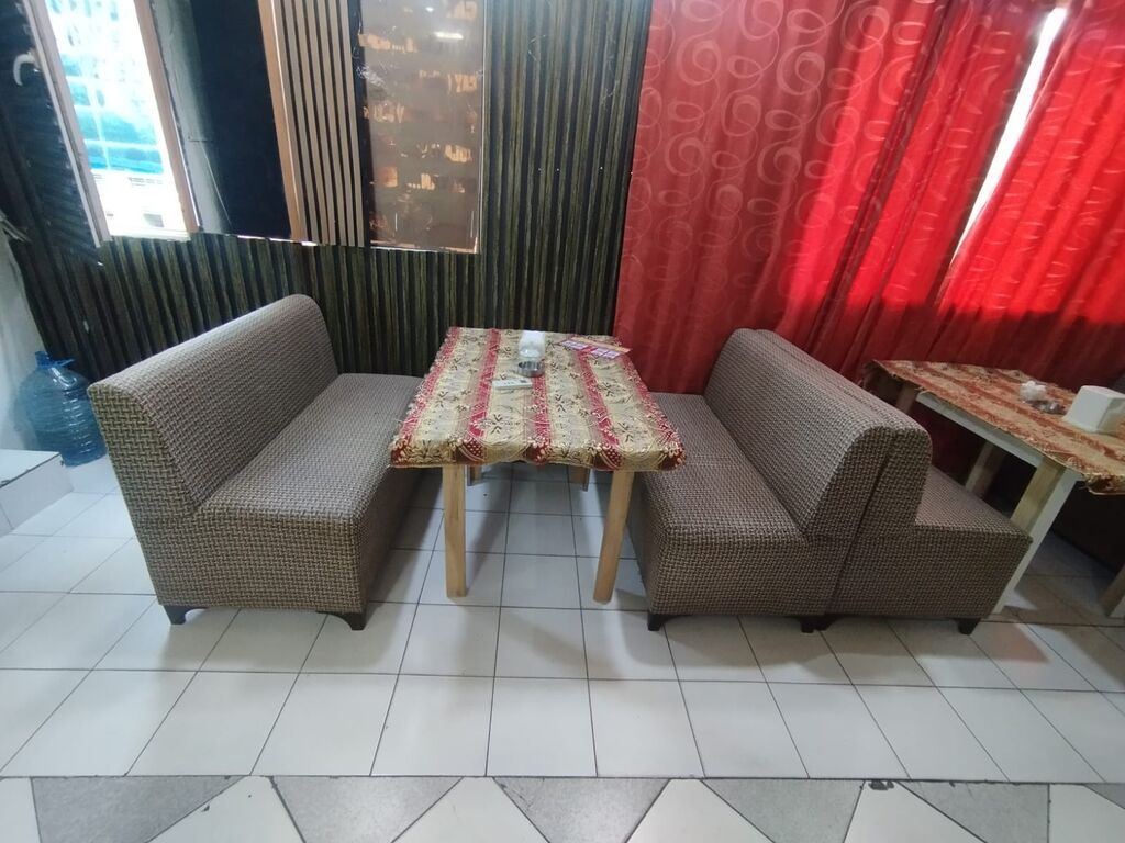 Kafe restoran ücün 10 dəst divan . Ölcu 1. 20 sm 2 divan 1 masa — Mallar, Bakı (6)