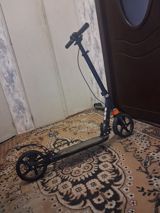 Şəhər üçün böyük təkərli skuter - Tip: Şəhər skuteridir, ayaqla — Otomobil