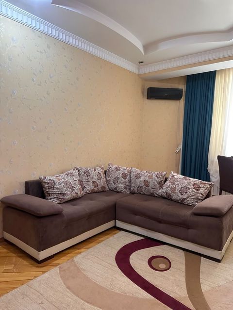 Kunc Divan 200 azn satilir‼ acilmir baza yoxdur unvan neftciler — Bakı