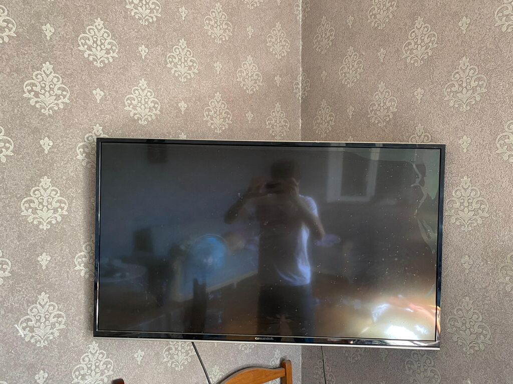 Ekrani yanib Grundıg divar tipli LED televizor - Ekran: təxminən — Televizorlar, Bakı (2)