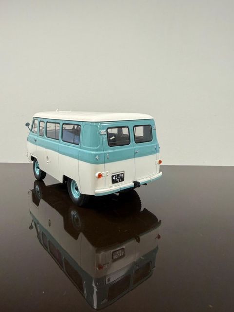 UAZ 452V olduğu üçün bu qiymətə qoyulub - Miqyas: 1:18 - Korpus — Bakı