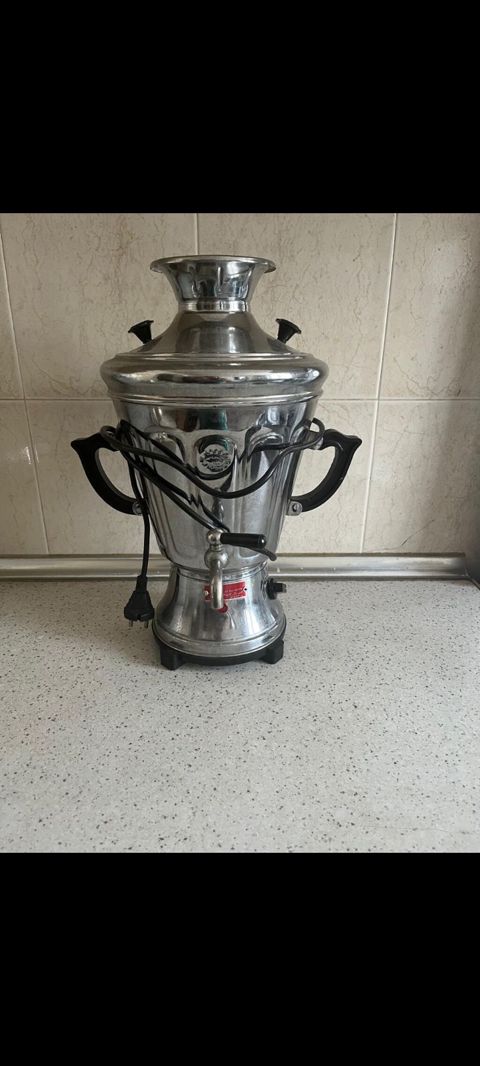 Elektrikli samovar satılır. Metal korpuslu, klassik dizayna malik — Xırdalan