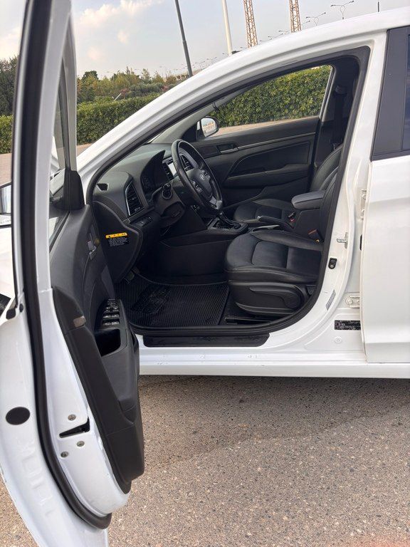 Hyundai Avante, 1.6 L, 2017 il, 165 000 km — Avtomobillər, Bakı (11)