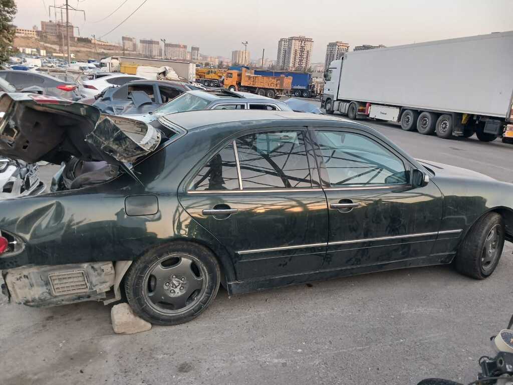 Mercedes E 320, 3.2 L, 1999 il, 290 000 km — Avtomobillər, Bakı (5)