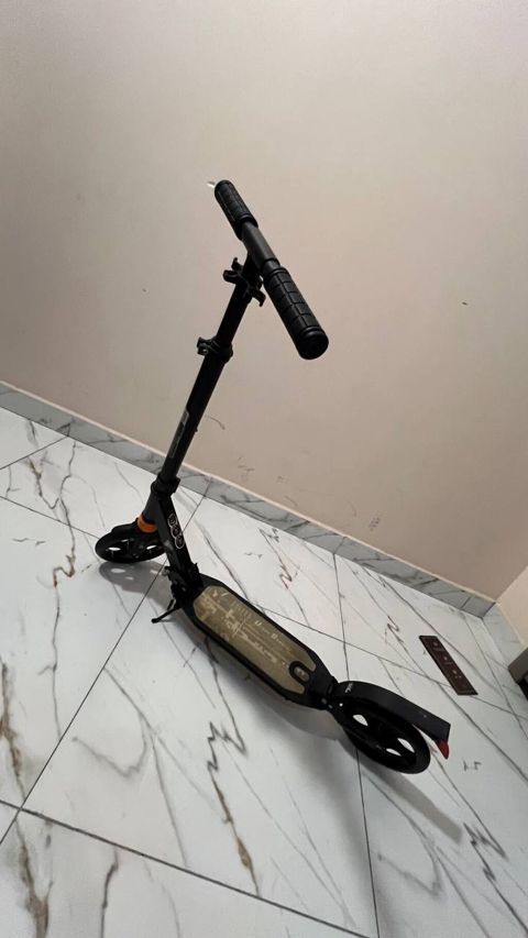 Şəhər üçün yüngül və praktik scooter - Material: möhkəm alüminium — İdman və Əyləncə