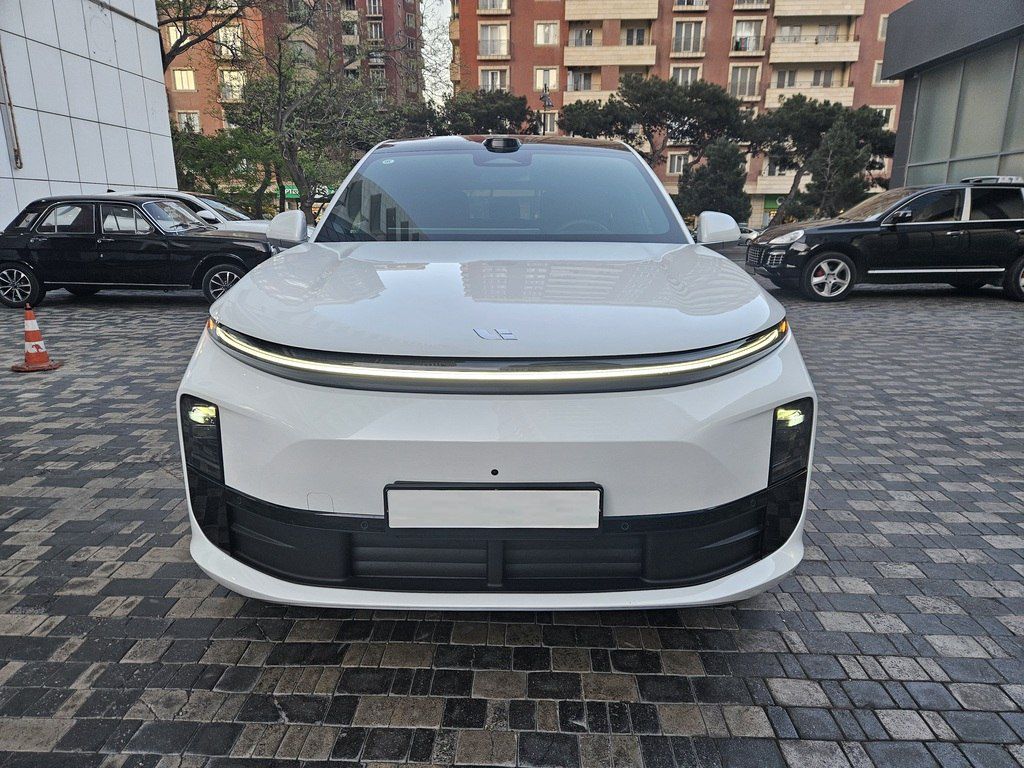 Li Auto L6, 1.5 L, 36.8 kWh, 2025 il, 4 000 km — Avtomobillər, Bakı
