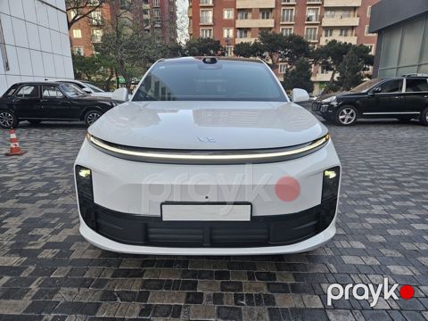 Li Auto L6, 1.5 L, 36.8 kWh, 2025 il, 4 000 km — Bakı
