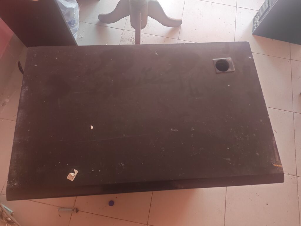 Düz masa, Polkalı, Siyirməsiz, Sadə laminat, Zəmanətsiz — Mebel, Xırdalan (3)