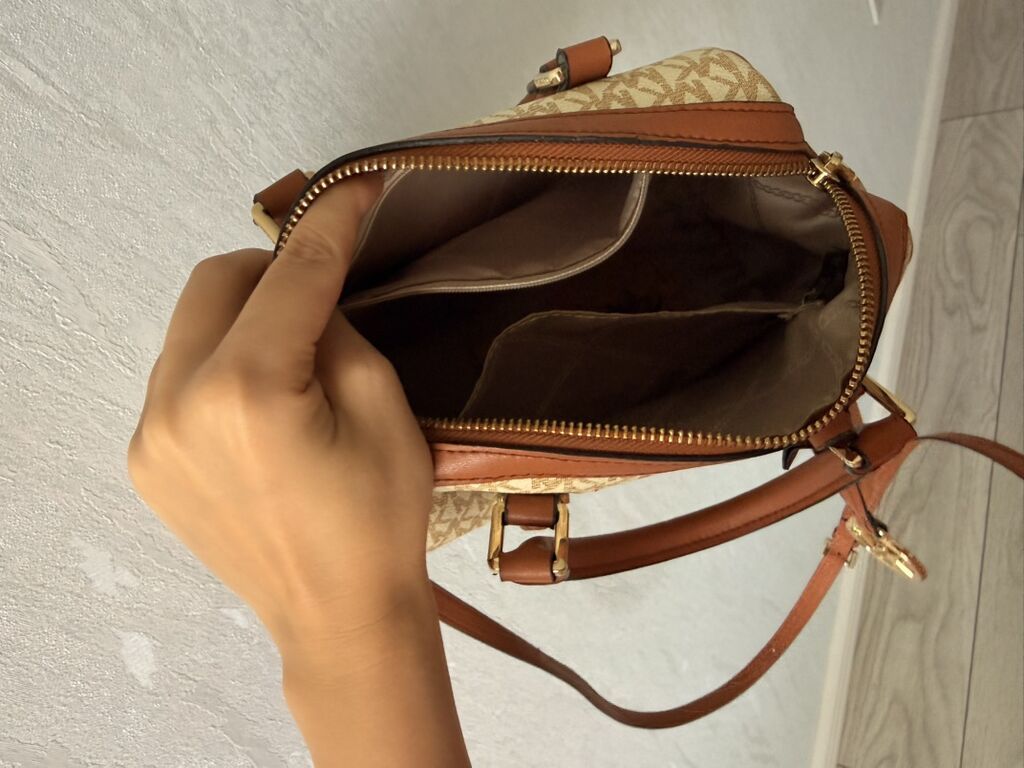 Çiyin çantası, Michael Kors, İşlənmiş — Çantalar, Bakı (4)