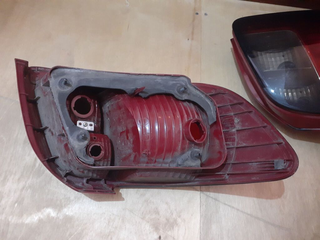 Kia Rio arxa stop kölgə verilmiş sağ yaxşı vəziyyətdədi solda cat var — Ehtiyat hissələri, Bakı (3)