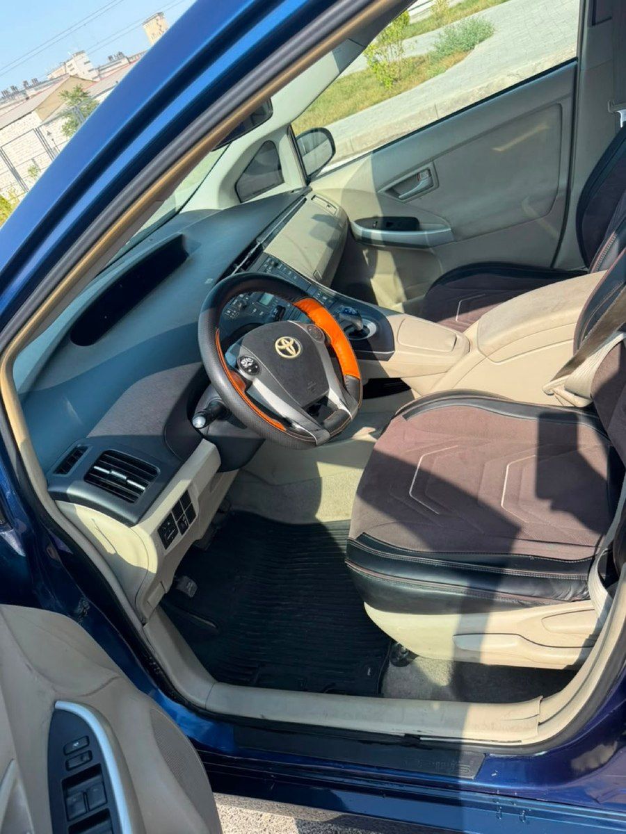 Toyota Prius, 2011 il icarəyə verilir — Xidmətlər, Bakı (6)