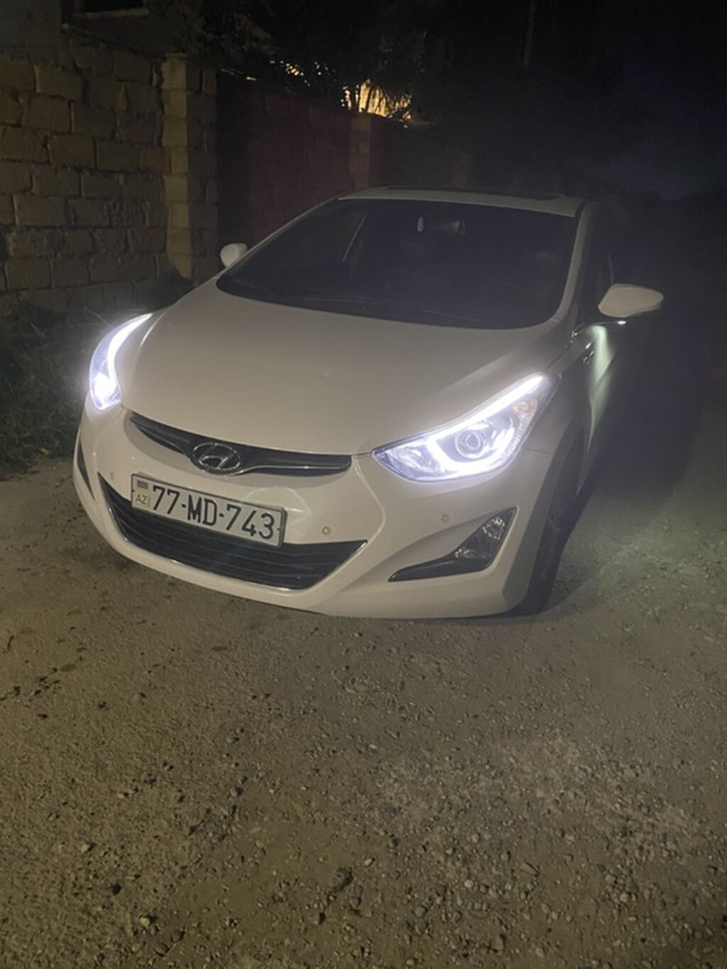 Hyundai Avante: 1.6 l 2013 il Sedan — Avto, Masazır