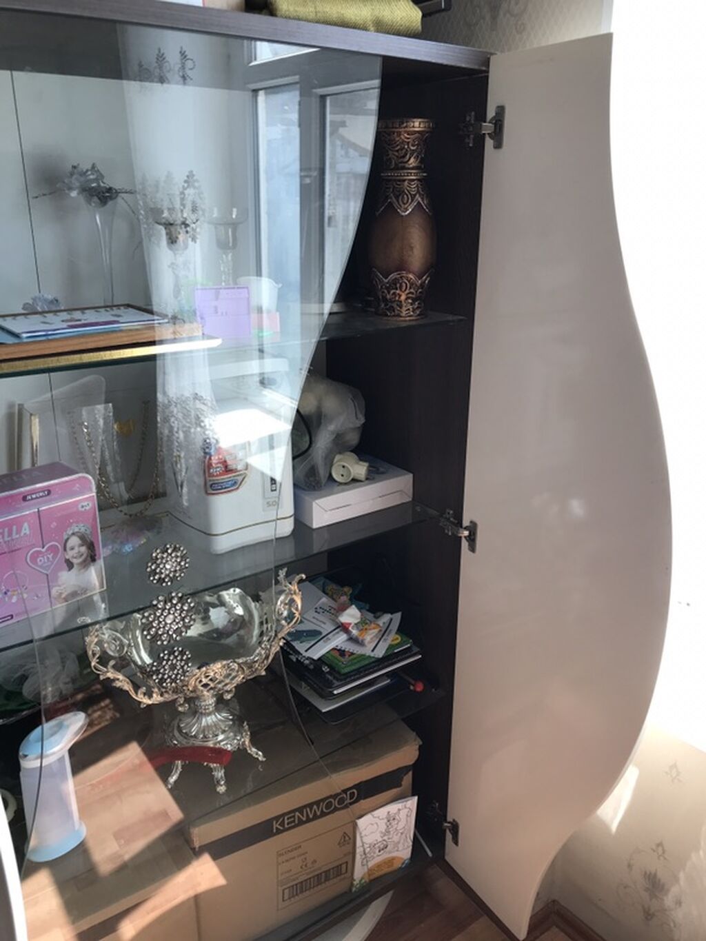 Şüşəli dolab vitrini, İşlənmiş, Ünvandan götürmə — Mallar, Bakı (3)