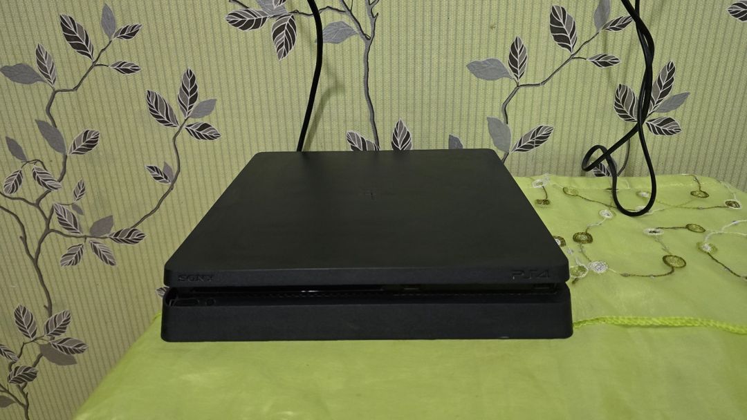 Playstation 4 Slim 1TB — Elektronika, Göytəpə