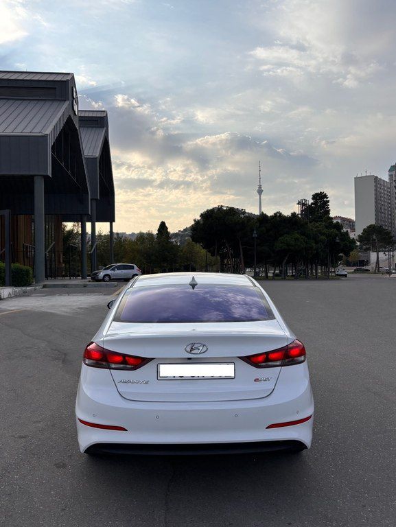 Hyundai Avante, 1.6 L, 2017 il, 165 000 km — Avtomobillər, Bakı (4)