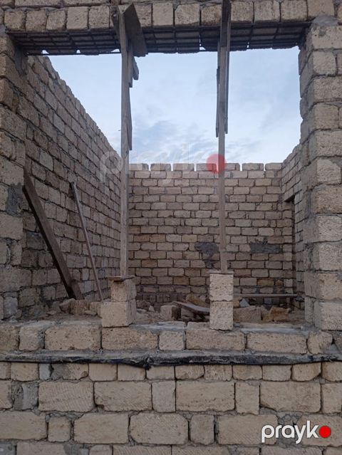 2 sot, Tikinti, Bələdiyyə