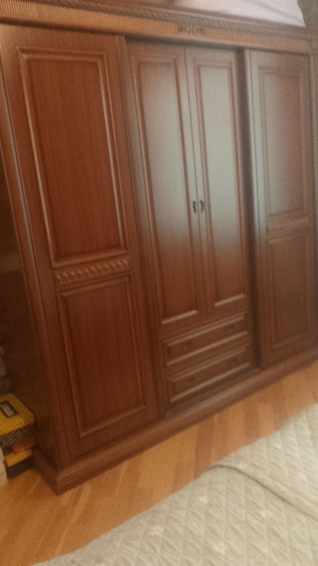 Yataq otağı mebel dəsti satılır. Dəstə klassik üslubda hazırlanmış — Mebel, Bakı (2)