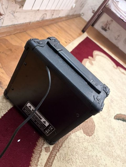 Kaisen TG-10 10 watt Qitar Kalonkası (Amplifier) Yaxşı Vəziyyətdədir — Mehdiabad