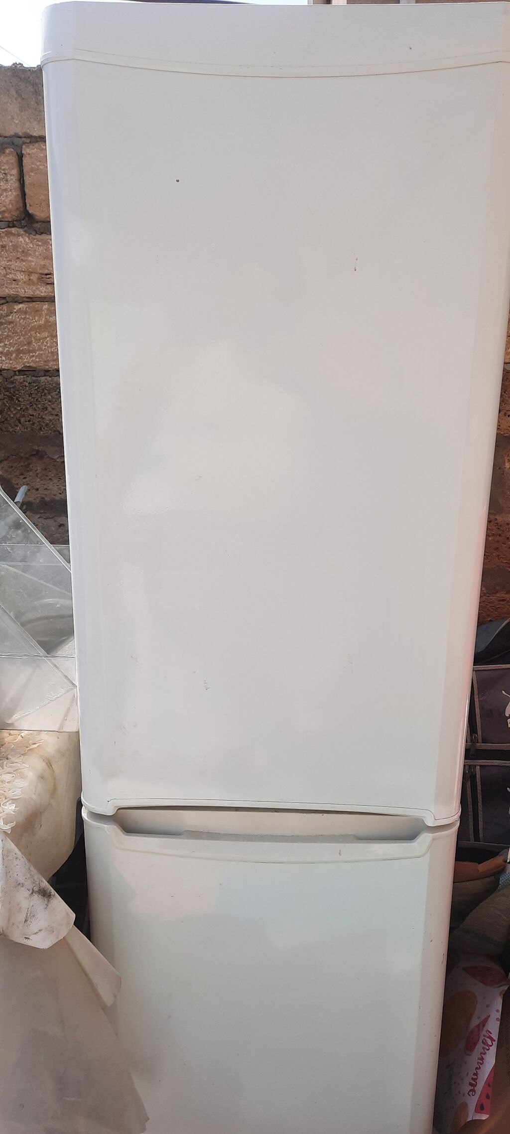 Indesit iki kameralı soyuducu - Rəng: ağ - Tip: alt hissədə — Soyuducular, Güzdək