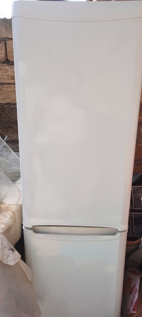 Indesit iki kameralı soyuducu - Rəng: ağ - Tip: alt hissədə — Güzdək