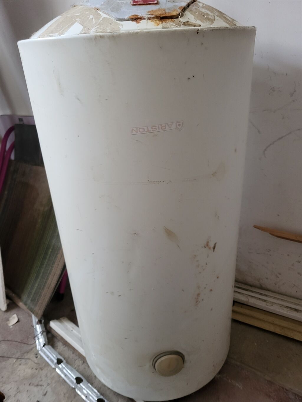Ariston elektrik su qızdırıcısı (şaquli silindrik model) - Brend — Elektronika, Bakı (2)