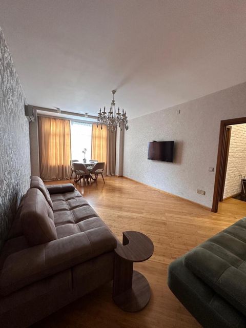 2-otaqlı mənzil, Əhməd Cəmil küç., 75 m² — Bakı