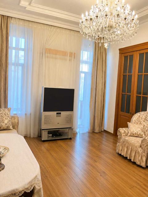 3-otaqlı mənzil kirayə verilir, 28 May m., 85 m² — Bakı