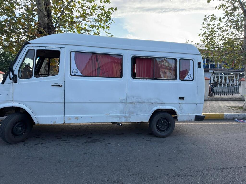 Mercedes 208 D, 2.3 L, 1991 il, 150 000 km — Avtomobillər, Zaqatala (4)