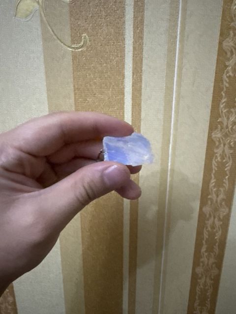 Ay daşı asqı - Material: Opalit effektli, yüngülcə şəffaf, mavi-ağ — Bakı