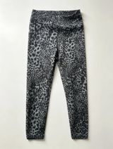 Şekilleri çevirib baxa bilersiz Qadın leopard naxışlı leggings heç — Sevil Rzayeva — Личные вещи
