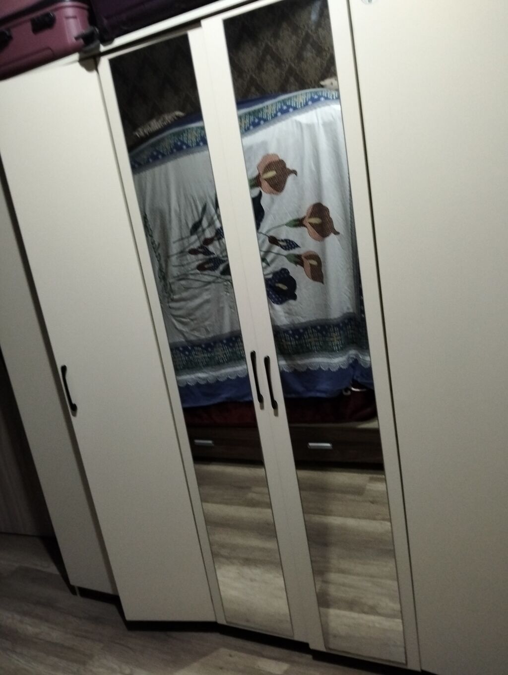 İşlənmiş, 6 qapı, Güzgülü, Bej, Taxta, Açılan, Düz dolab — Mebel, Bakı (10)