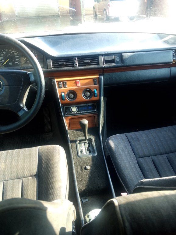 Mercedes E 200, 2.0 L, 1993 il, 360 000 km — Avtomobillər, Şirvan (4)