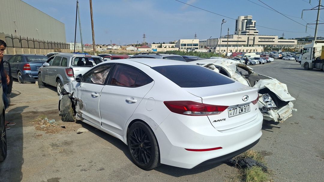 Hyundai Avante, 2016 il — Avtomobillər, Bakı (4)