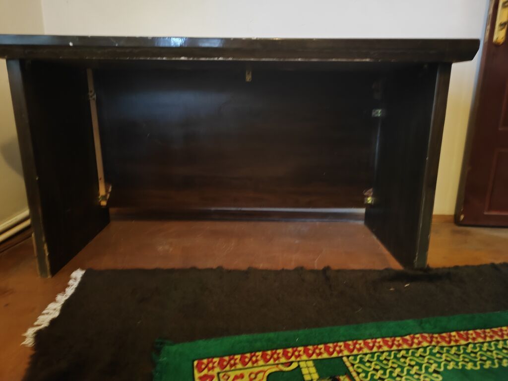 Ofis masası – tünd qəhvəyi rəng, klassik dizayn. - Material — Ofis mebeli, Bakı (3)