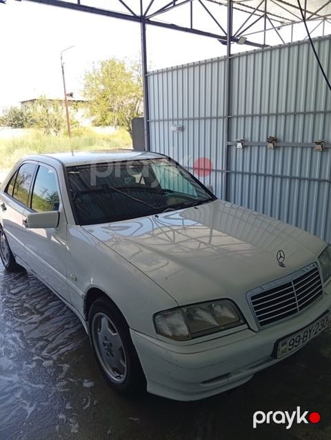 Mercedes C 230, 2.3 L, 1999 il, 372 000 km