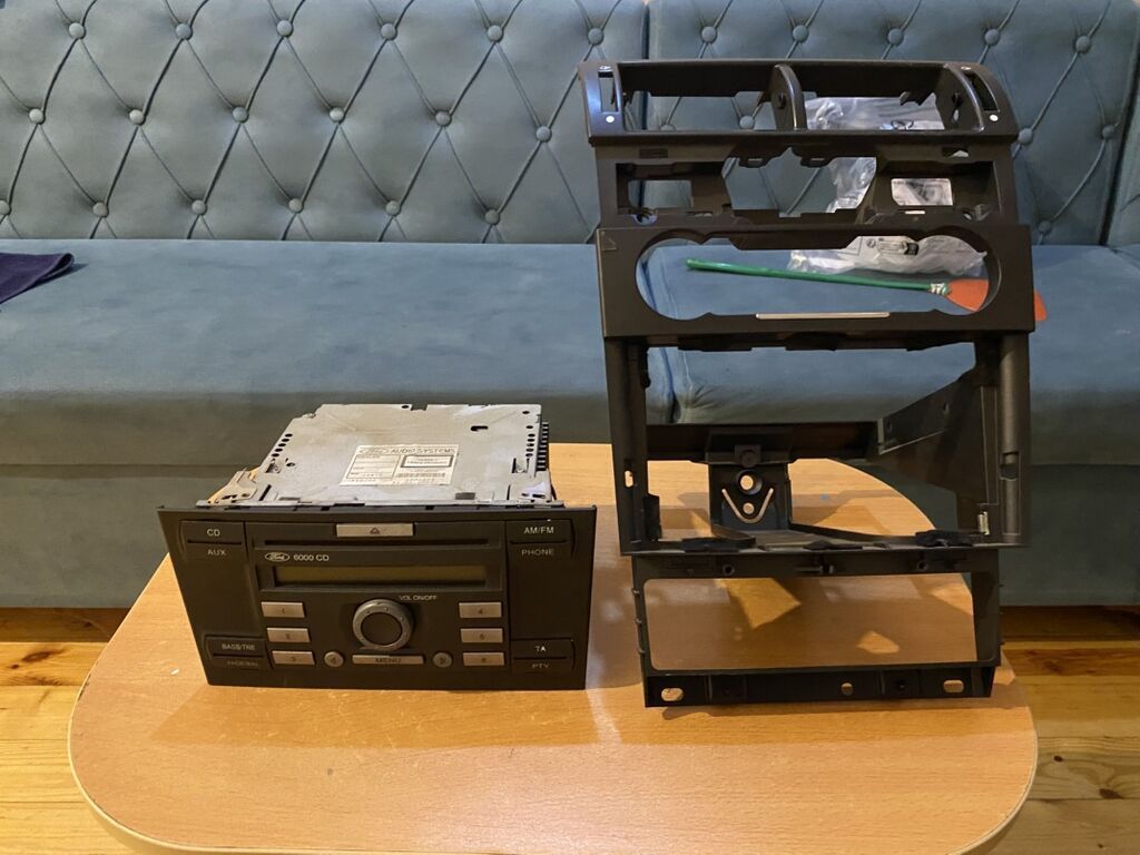 Ford Audio Systems “6000 CD” avtomobil maqnitofonu və ön konsol — Elektronika, Digah (2)