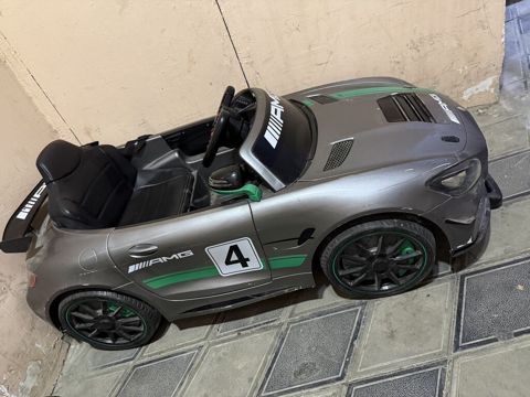 İşləmir. Uşaq üçün elektrikli minik maşını, Mercedes-AMG üslubunda — Bakı