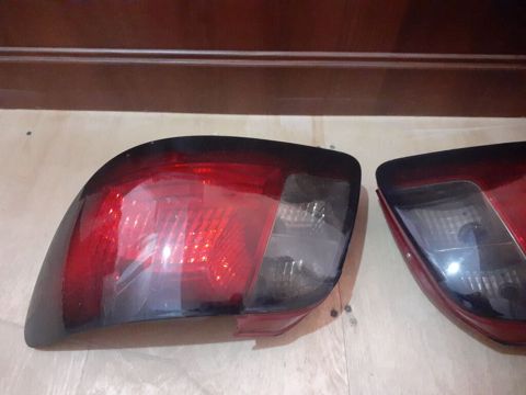 Kia Rio arxa stop kölgə verilmiş sağ yaxşı vəziyyətdədi solda cat var — Bakı