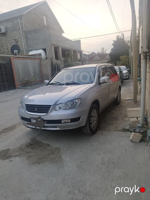 Mitsubishi Airtrek, 2.0 L, 2001 il, 423 000 km